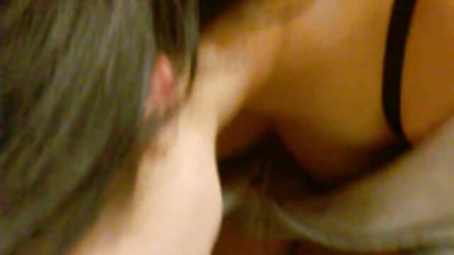 CASAL APROVEITANDO CABINE GLORY HOLE NA INNER CLUB xxx en entier