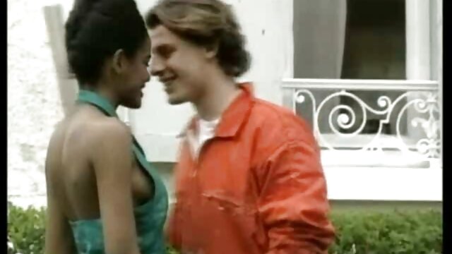 Une ado très grosse vierge BBW se fait d'abord baiser par film porno en entier vf un petit gars
