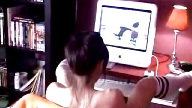 Daisy Marie taquine dans des couches film entier porno gratuit de nylon